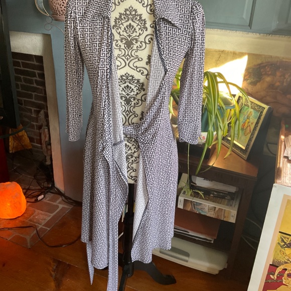 Laundry by Shelly Segal Wrap dress size XS - Picture 5 of 11